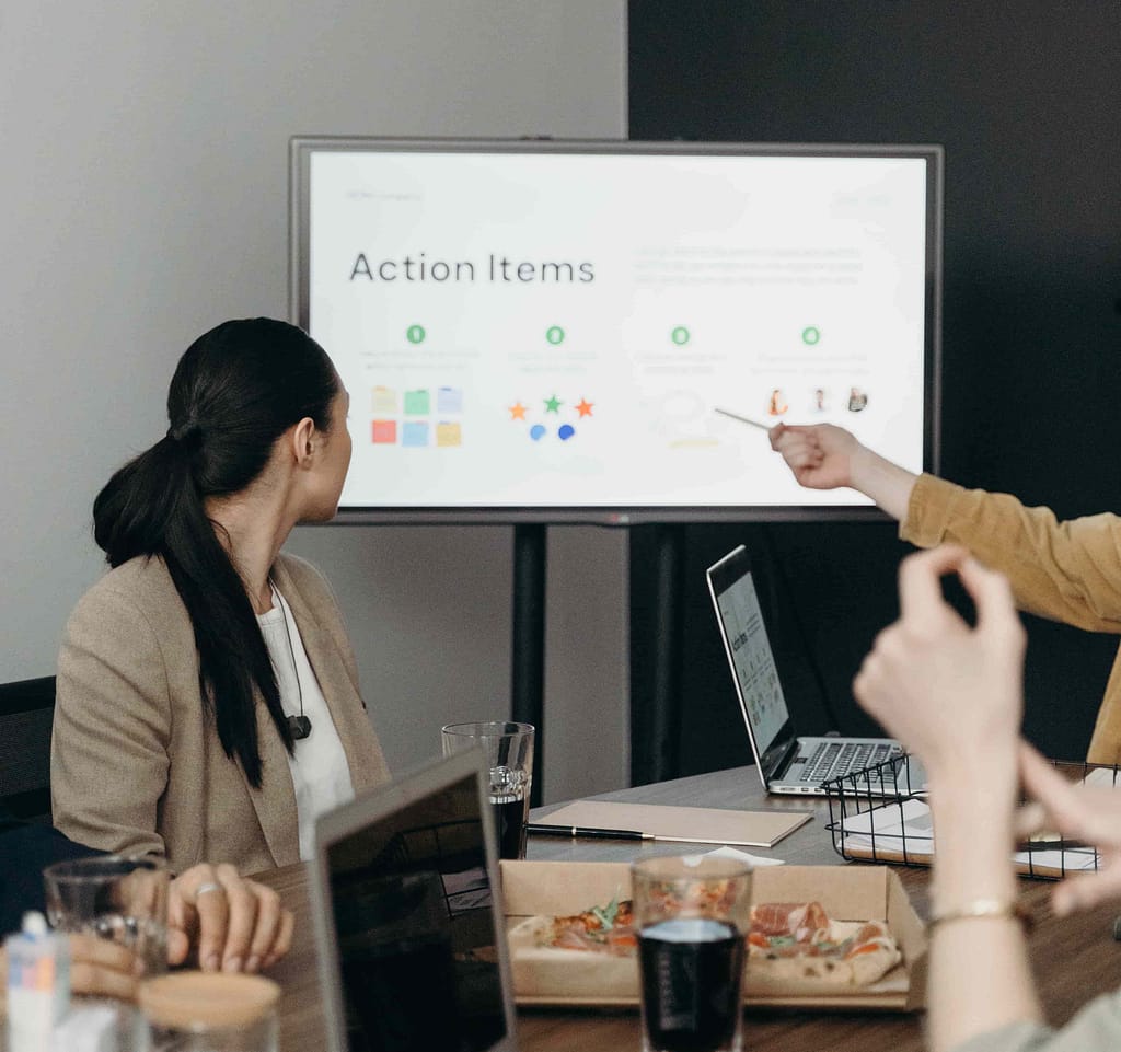 A reunion about the challenges in construction management